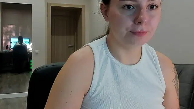 Snapshot of Di_na_Bell chatting on 06.26.26 Di na Bell online show from 06.26.26