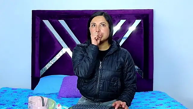 cuteeimy online show from 10.31.25