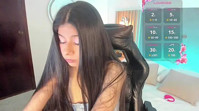 Snapshot of carlina_15 chatting on 06.27.26 carlina 15 online show from 06.27.26