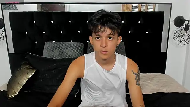 Snapshot of Sebas_cat chatting on 10.28.25 Sebas cat online show from 10.28.25