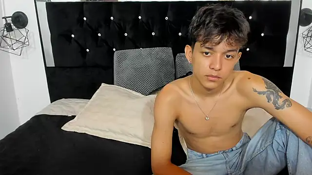 Snapshot of Sebas_cat chatting on 11.03.25 Sebas cat online show from 11.03.25