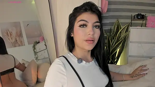 EmmyKenner online show from 02.07.26