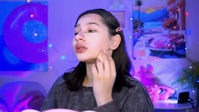 KimClarks  online show from 11.13.25