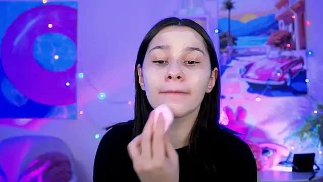 KimClarks  online show from 11.17.25