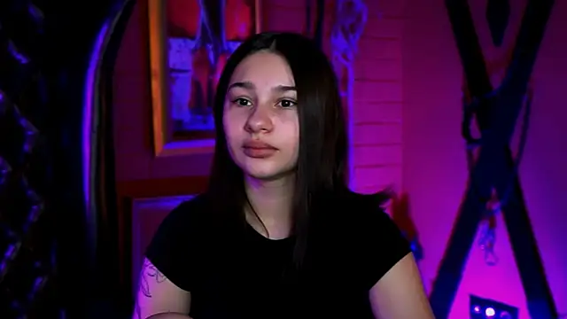 KimClarks  online show from 12.04.25