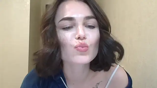 Silviaa a online show from 04.10.26