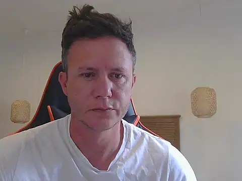 Snapshot of TroyDieselXXX chatting on 11.02.25 TroyDieselXXX online show from 11.02.25