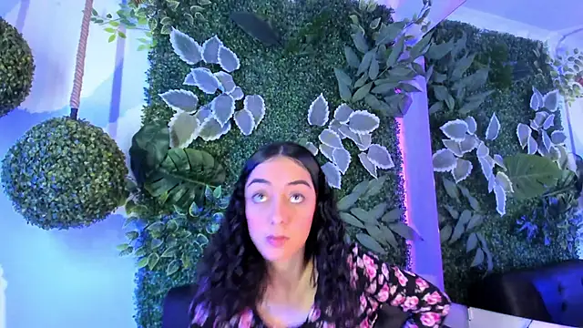 CurlyWeeds online show from 10.23.25