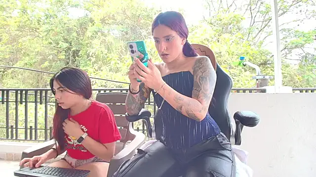 Snapshot of Scaarlettfox chatting on 10.29.25 Scaarlettfox online show from 10.29.25