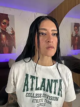 Snapshot of Scaarlettfox chatting on 11.04.25 Scaarlettfox online show from 11.04.25