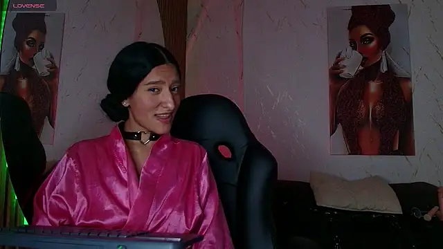 Snapshot of Scaarlettfox chatting on 11.10.25 Scaarlettfox online show from 11.10.25