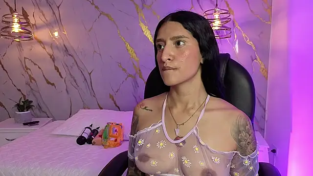 Snapshot of Scaarlettfox chatting on 11.29.25 Scaarlettfox online show from 11.29.25