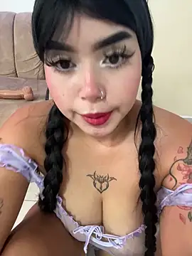 Snapshot of lucialauper_ chatting on 06.21.26 lucialauper online show from 06.21.26