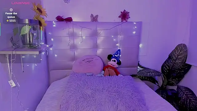 Anna Blade  online show from 01.17.26