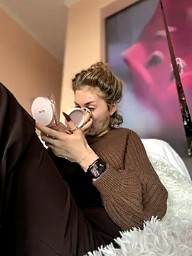 KellyKeler online show from 10.27.25