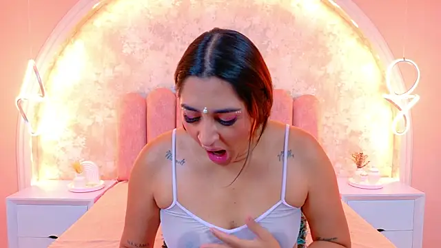 JasmineRhodes online show from 10.30.25