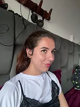 AllieYourGirl online show from 12.14.25