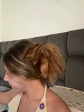 Snapshot of AllieYourGirl chatting on 07.18.26 AllieYourGirl online show from 07.18.26