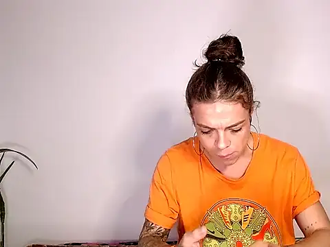 saara johnson496 online show from 09.27.25