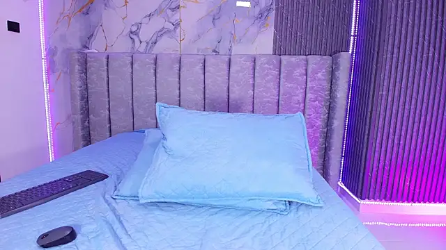Snapshot of rubihops chatting on 08.01.26 rubihops online show from 08.01.26