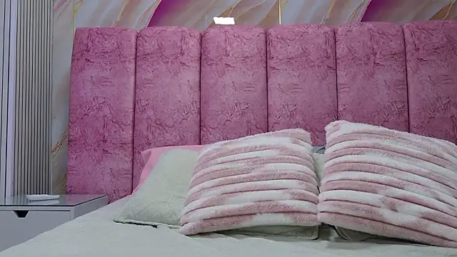 emmacurvy online show from 03.20.26