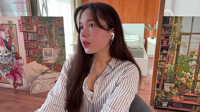 Snapshot of PlumyBun chatting on 04.10.26 PlumyBun online show from 04.10.26