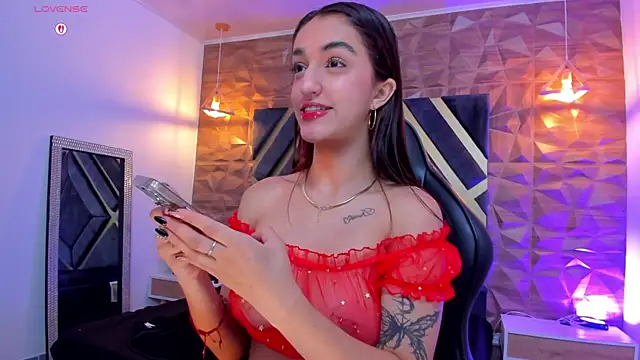 Snapshot of LexiVie_ chatting on 09.19.25 LexiVie online show from 09.19.25