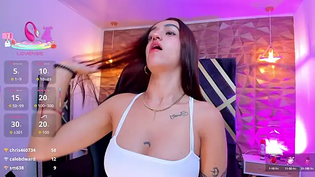 Snapshot of LexiVie_ chatting on 09.20.25 LexiVie online show from 09.20.25