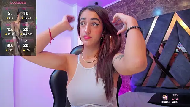 Snapshot of LexiVie_ chatting on 10.10.25 LexiVie online show from 10.10.25