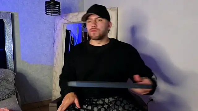 Ades Lowe online show from 10.06.25