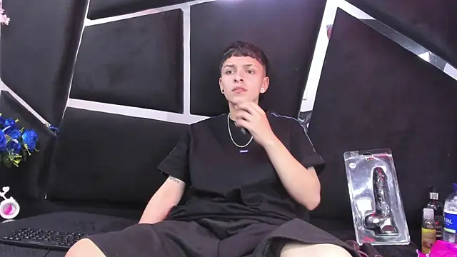 Megan Thompson  online show from 12.18.25