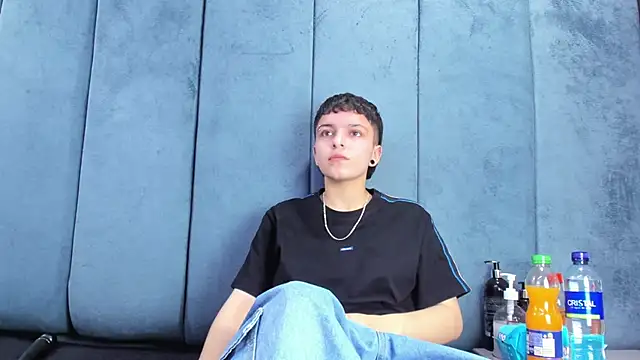 Megan Thompson  online show from 03.22.26