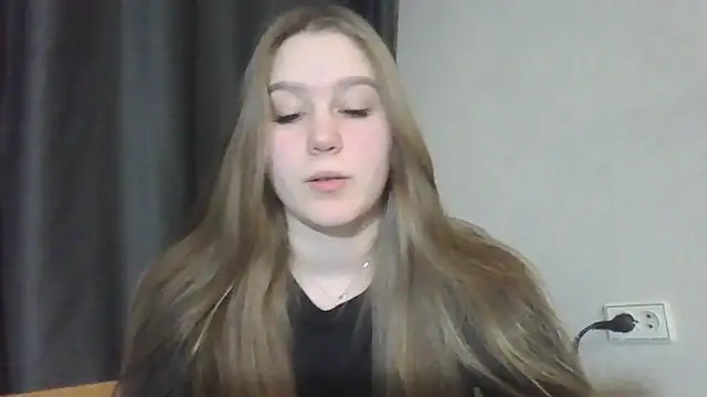 yourhoney Lola  online show from 11.28.25