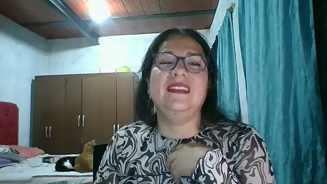 Snapshot of scarlett_widow_ chatting on 09.27.25 scarlett widow  online show from 09.27.25