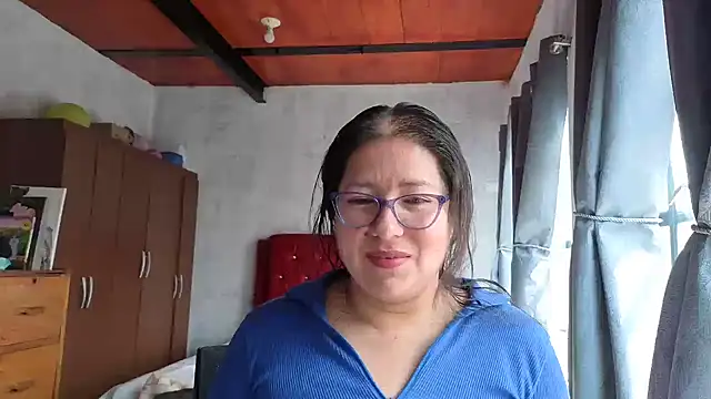 scarlett widow  online show from 04.03.26