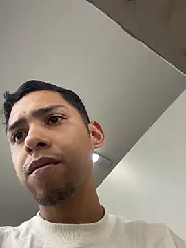 Snapshot of Oqui chatting on 04.13.26 Oqui online show from 04.13.26