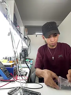 Snapshot of Oqui chatting on 05.19.26 Oqui online show from 05.19.26
