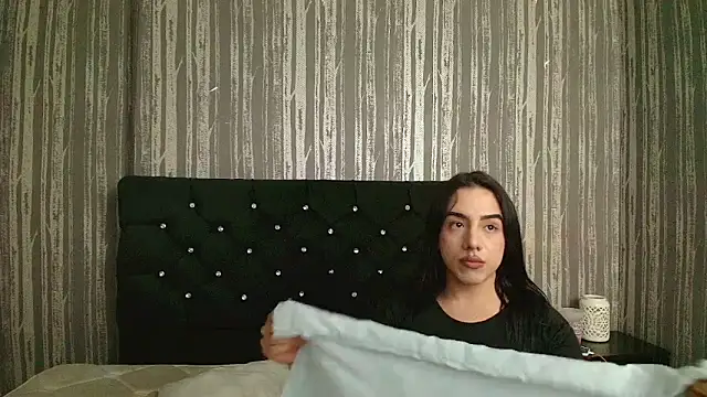Snapshot of Alicee_Moonn chatting on 06.24.26 Alicee Moonn online show from 06.24.26
