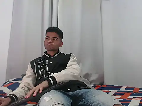 Snapshot of camillo_beischel_ chatting on 09.11.25 camillo beischel online show from 09.11.25