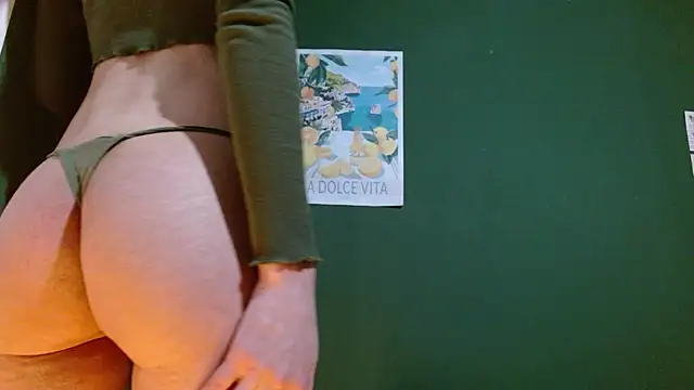 Snapshot of Roxiehood chatting on 03.10.26 Roxiehood online show from 03.10.26