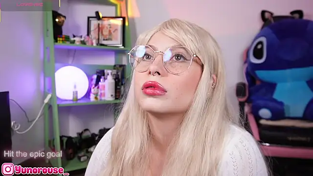 YunoRose  online show from 10.21.25