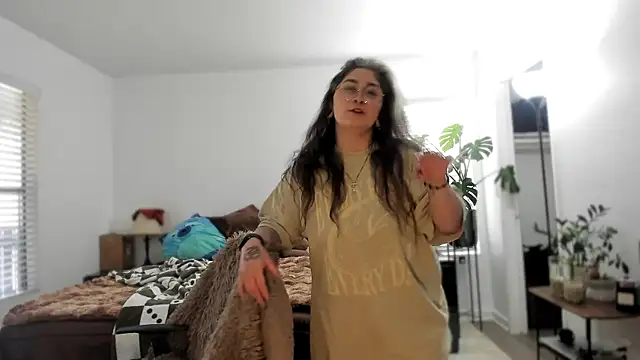 Alix Valentine online show from 09.21.25