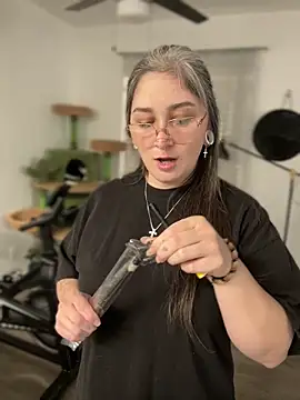 Alix Valentine online show from 02.06.26