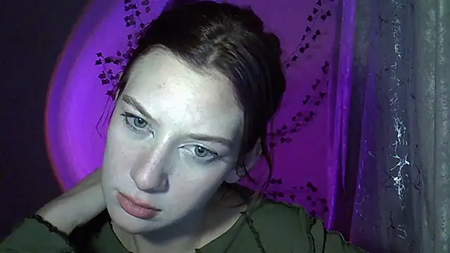 Lily Ember online show from 10.16.25