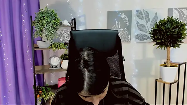 MartaEdams online show from 02.12.26