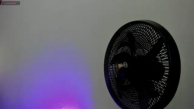 Snapshot of karlarusso chatting on 02.25.26 karlarusso online show from 02.25.26