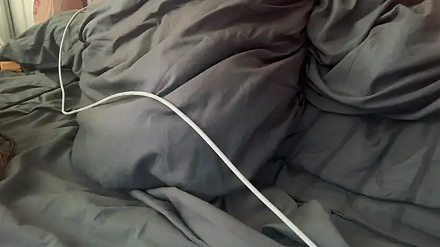 kSwisssxxx online show from 10.26.25