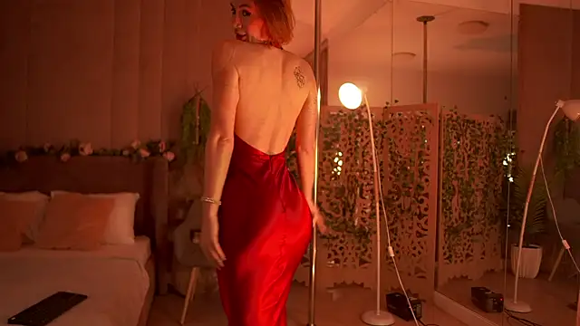 Snapshot of Serena_Waldarf chatting on 09.19.25 Serena Waldarf online show from 09.19.25