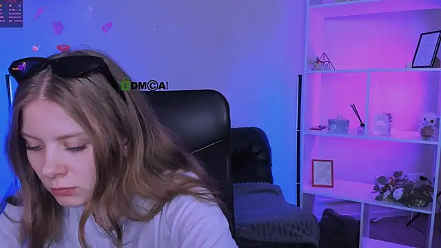 Snapshot of foxy_tease_ chatting on 11.06.25 foxy tease online show from 11.06.25