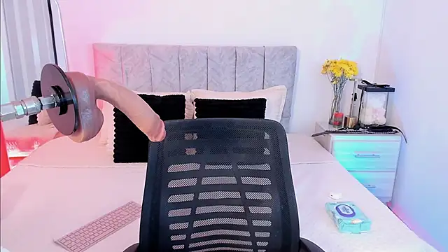 Taylormaxwell online show from 01.08.26